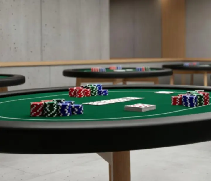 Profesionální pokerové stoly s kvalitními žetony a kartami